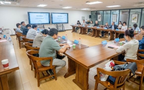 教育关爱行动支持教育部关工委在清华大学召开《一起读书，好少年》（第一季）专题片审定会暨第二季策划会
