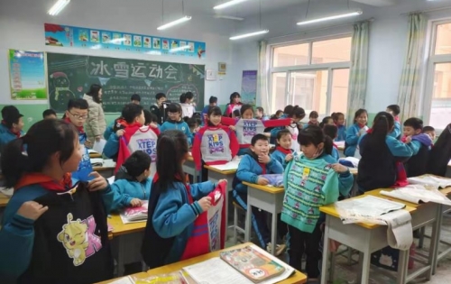 爱起航公益项目--特别成长计划向河北、甘肃、吉林、新疆、浙江、云南、四川捐赠运动鞋服
